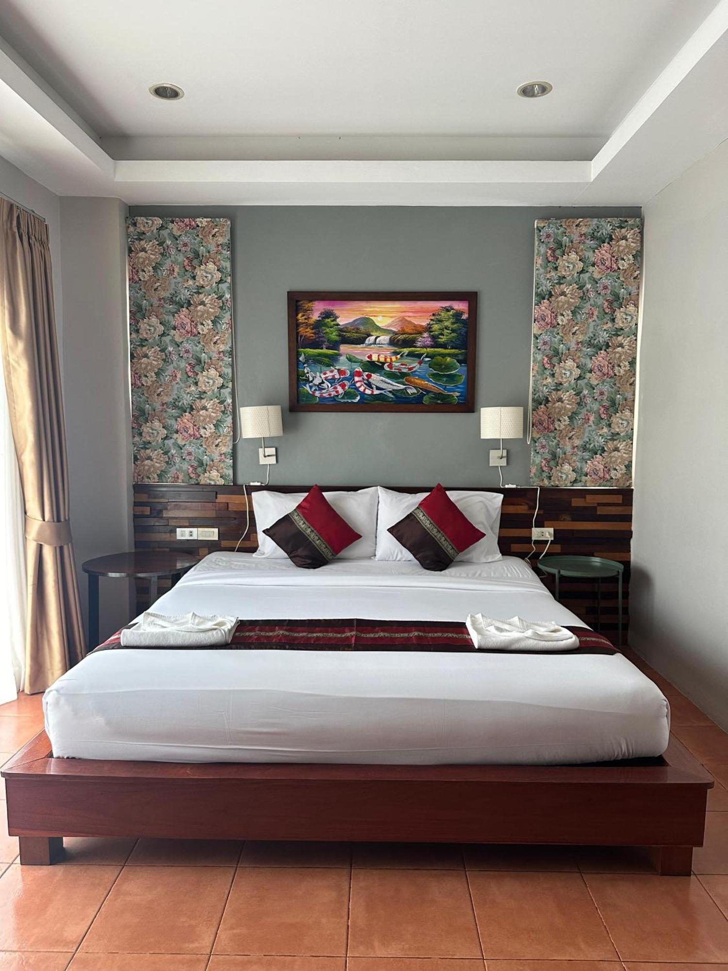 Memory 2 Hotel Phuket Bagian luar foto