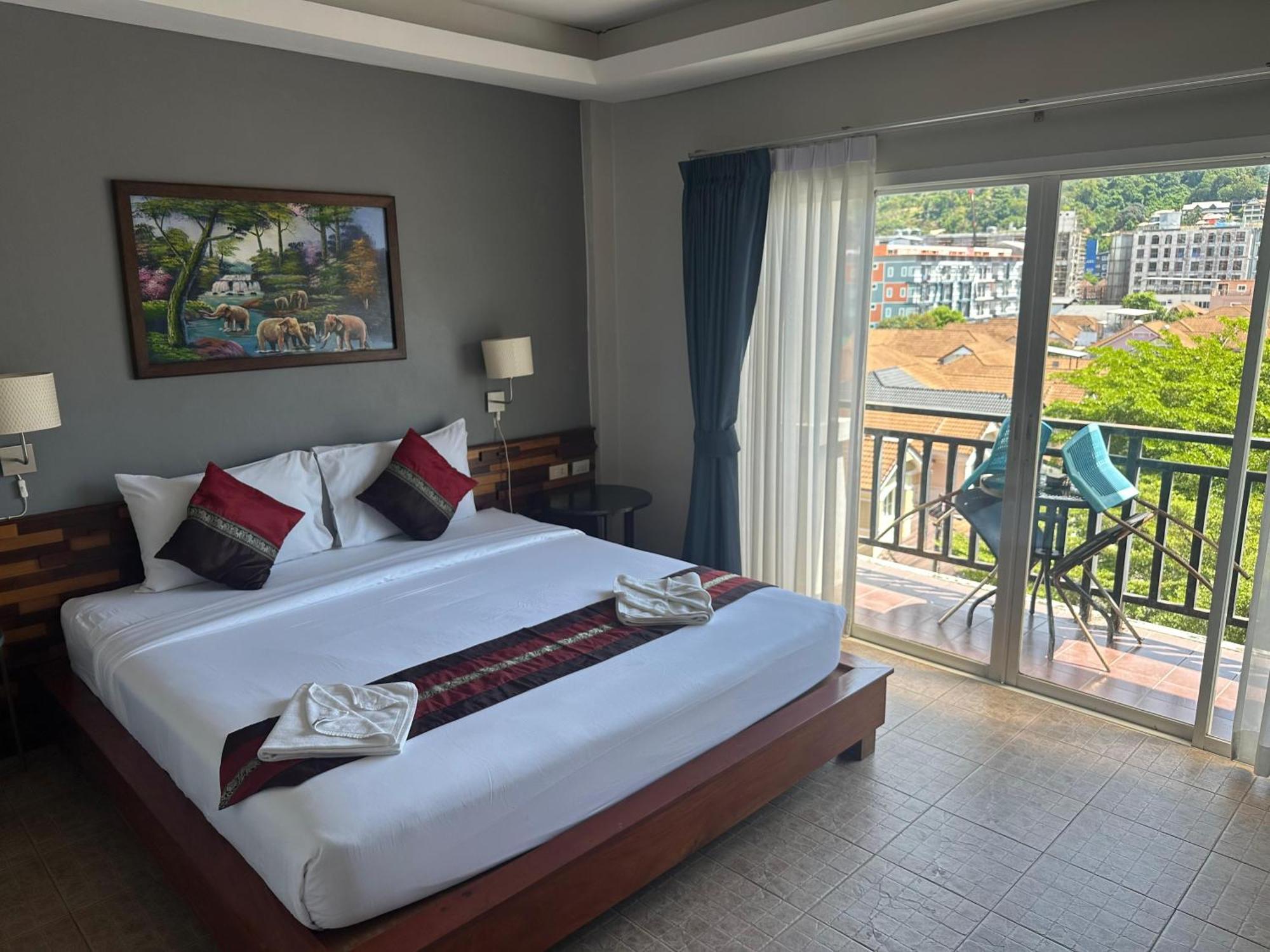 Memory 2 Hotel Phuket Bagian luar foto