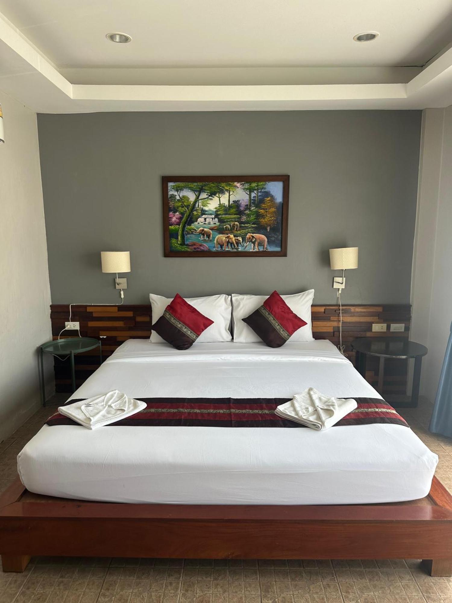 Memory 2 Hotel Phuket Bagian luar foto